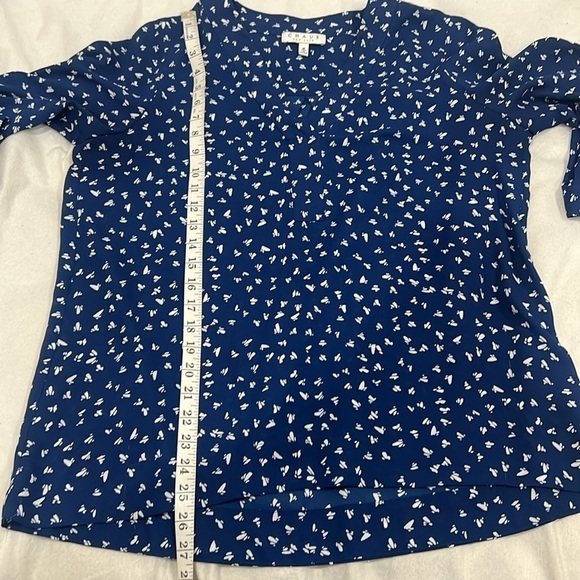 Chaus New York 3/4 sleeve blue no collar V-neck asymmetrical top size M - Picture 7 of 9